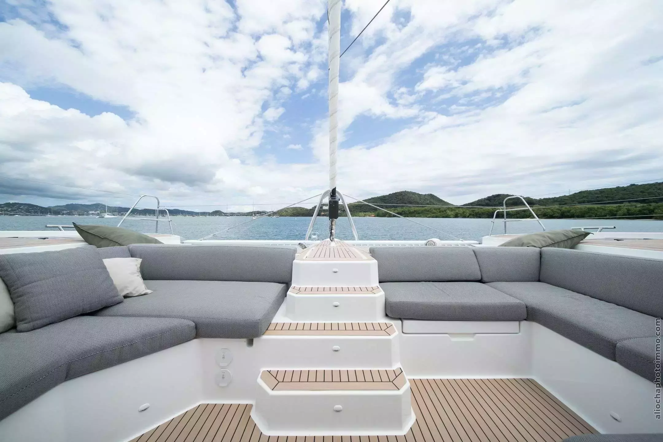 Boatcrowd