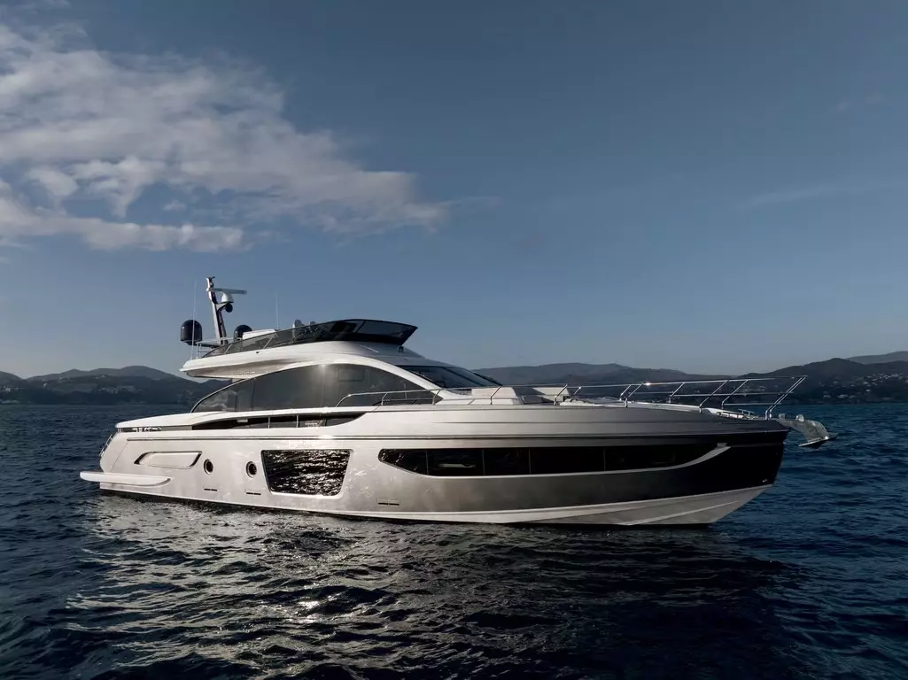 Ale II by Azimut - Special Offer for a private Motor Yacht Charter in Naples with a crew