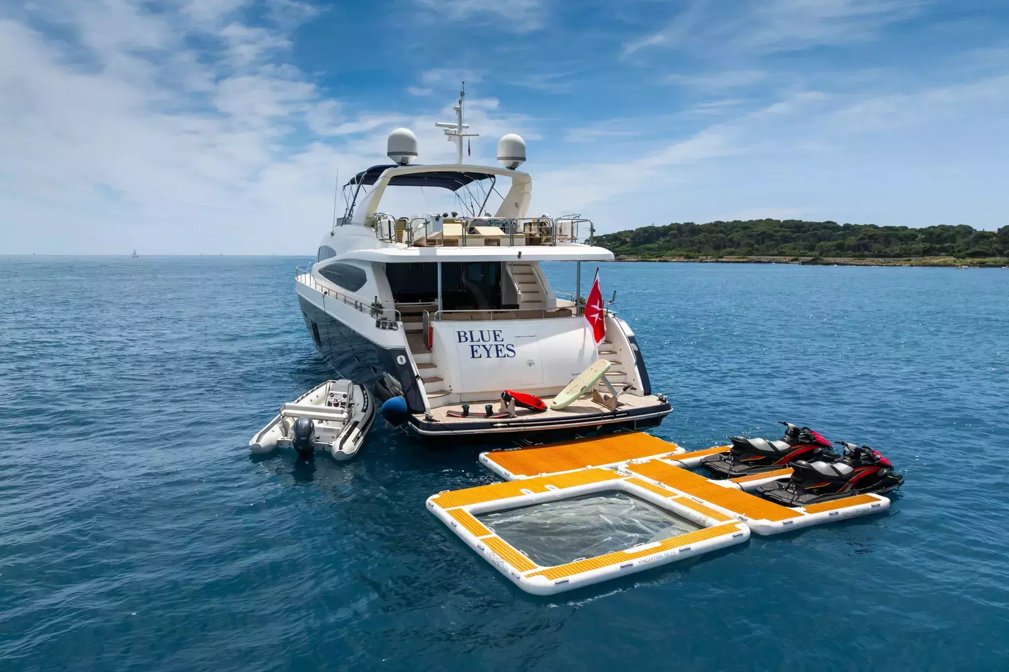 Boat Rental and Yacht Charter at the best yachting destinations around the world