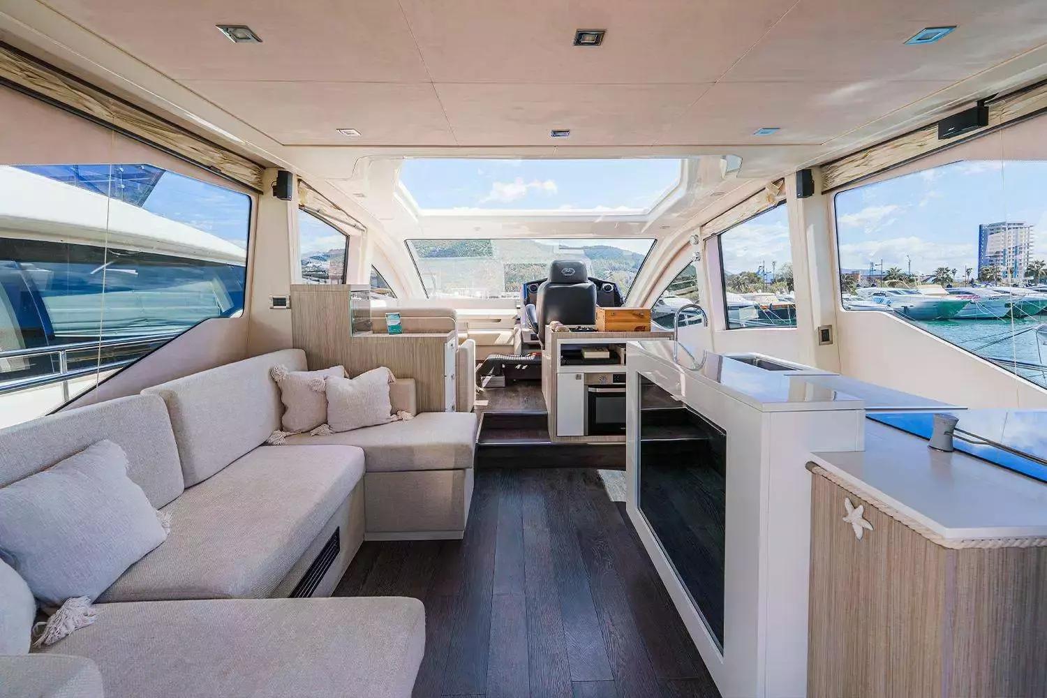 Boat Rental and Yacht Charter at the best yachting destinations around the world