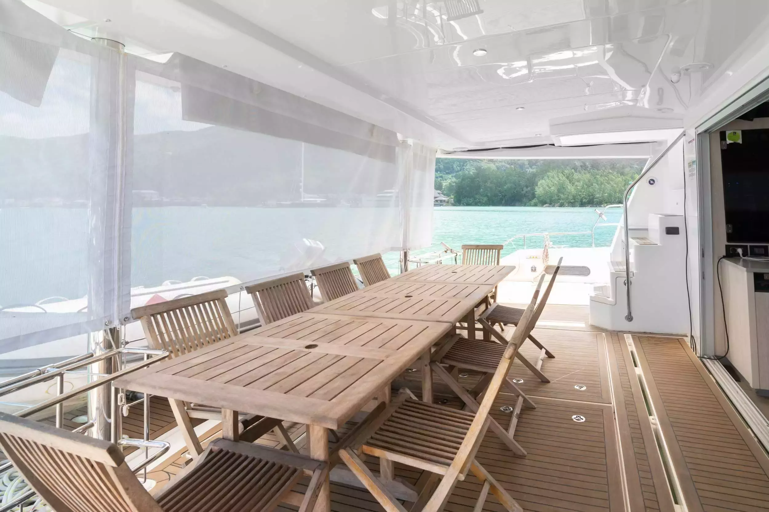 Between by Robertson and Caine - Special Offer for a private Sailing Catamaran Charter in Mahe with a crew