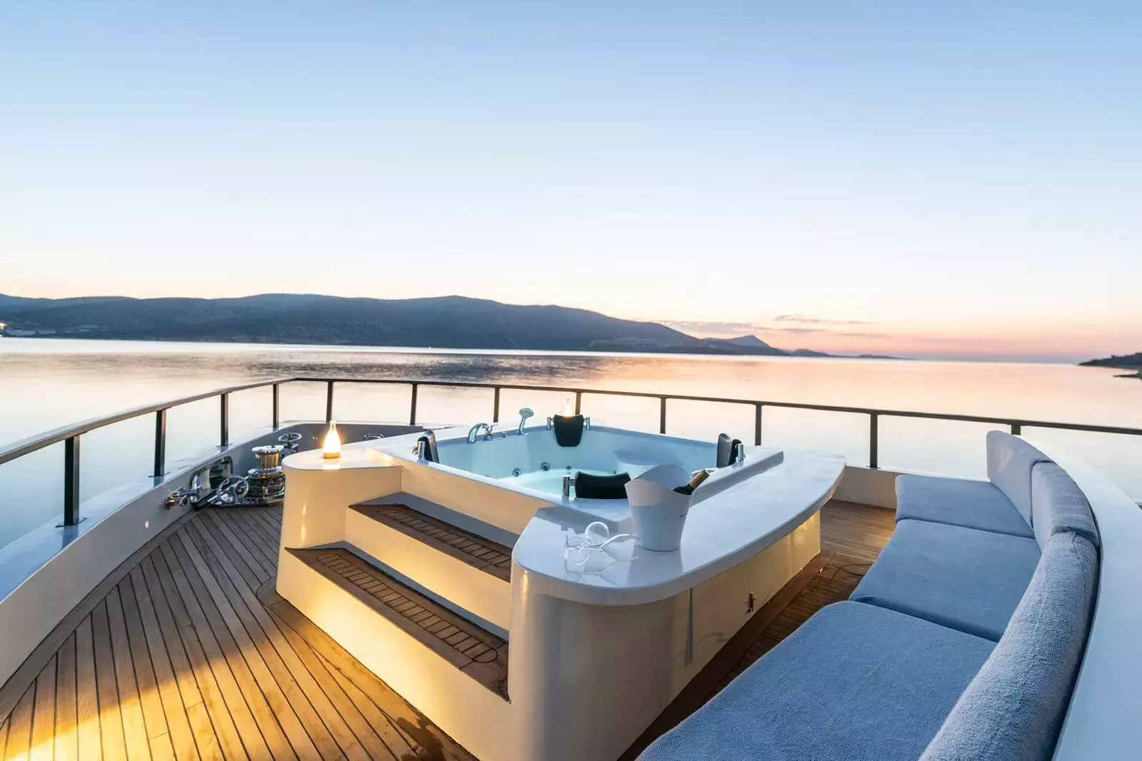 Calm Down by Custom Made - Special Offer for a private Motor Yacht Charter in Istanbul with a crew