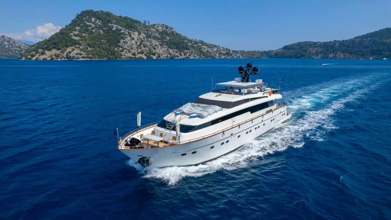 Boat Rental and Yacht Charter at the best yachting destinations around the world