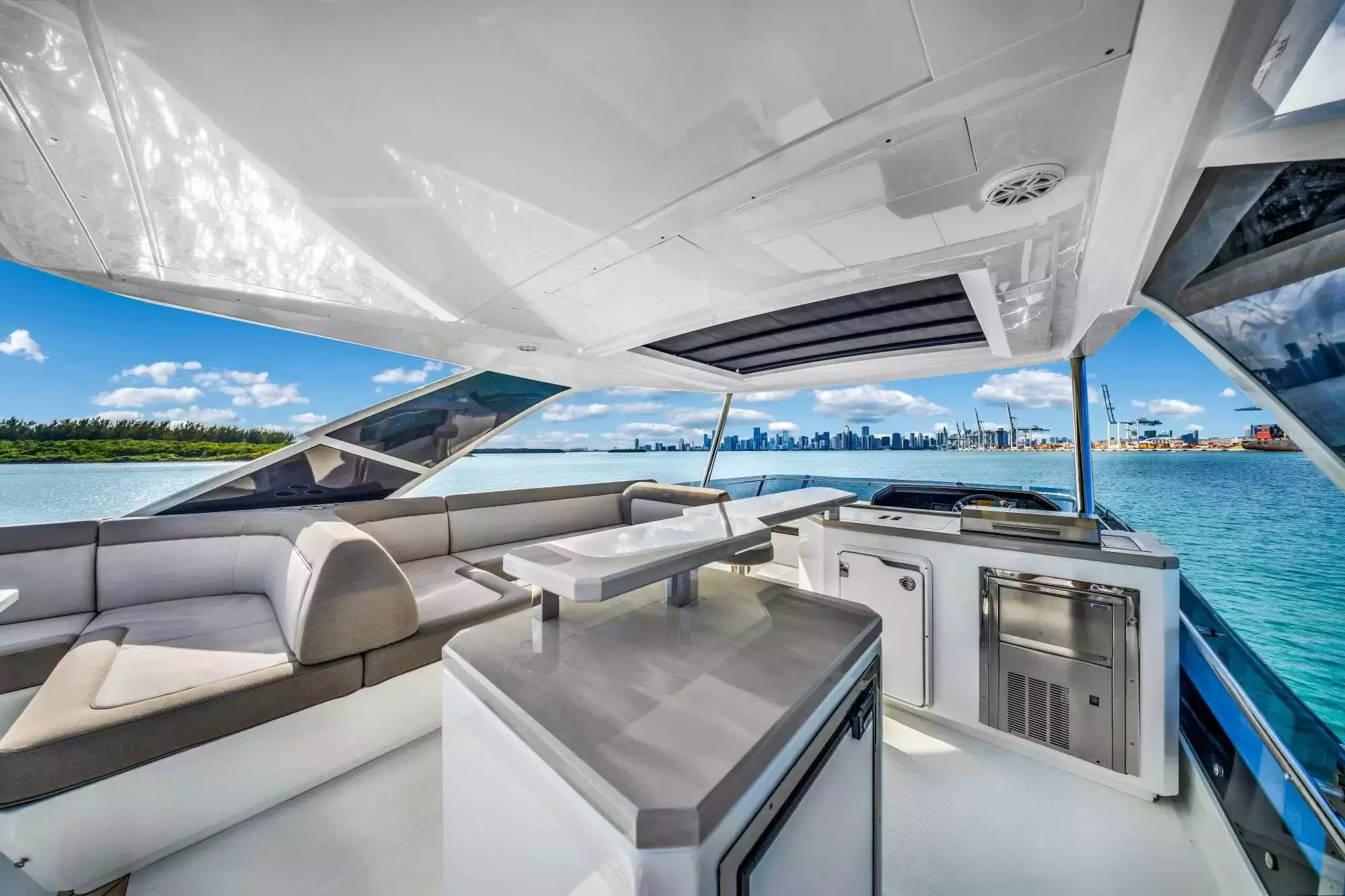 Optimus Prime by Galeon - Special Offer for a private Motor Yacht Charter in Providenciales with a crew