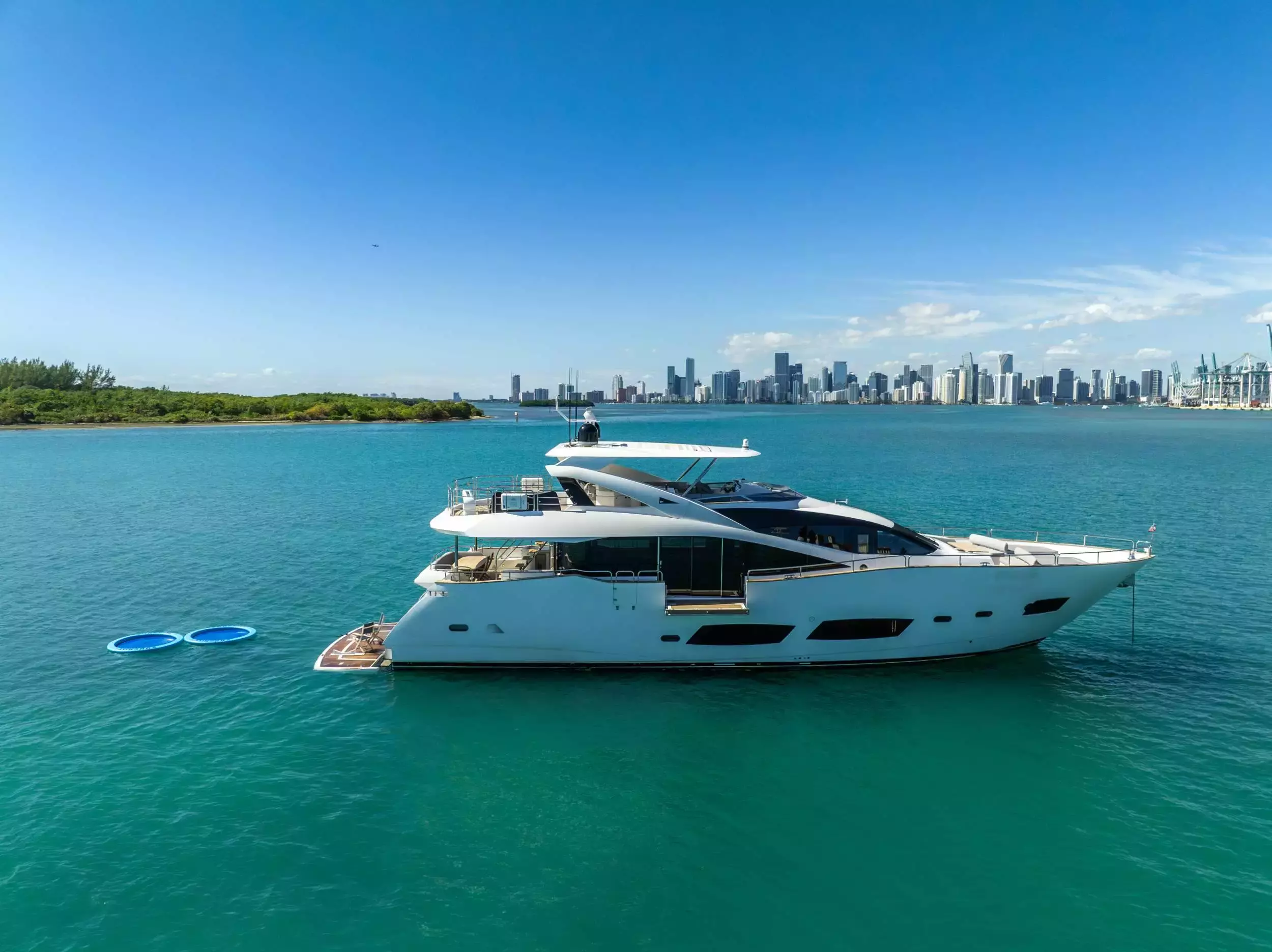 Rmm Job by Sunseeker - Special Offer for a private Motor Yacht Charter in Miami with a crew