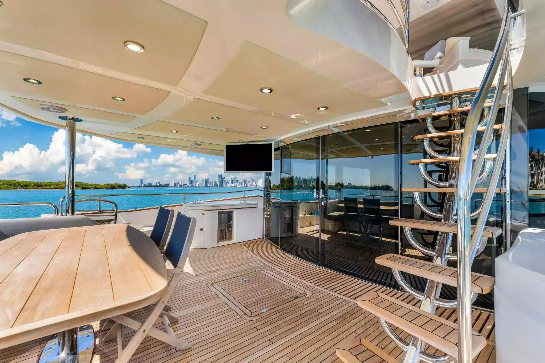 Rmm Job by Sunseeker - Special Offer for a private Motor Yacht Charter in Miami with a crew