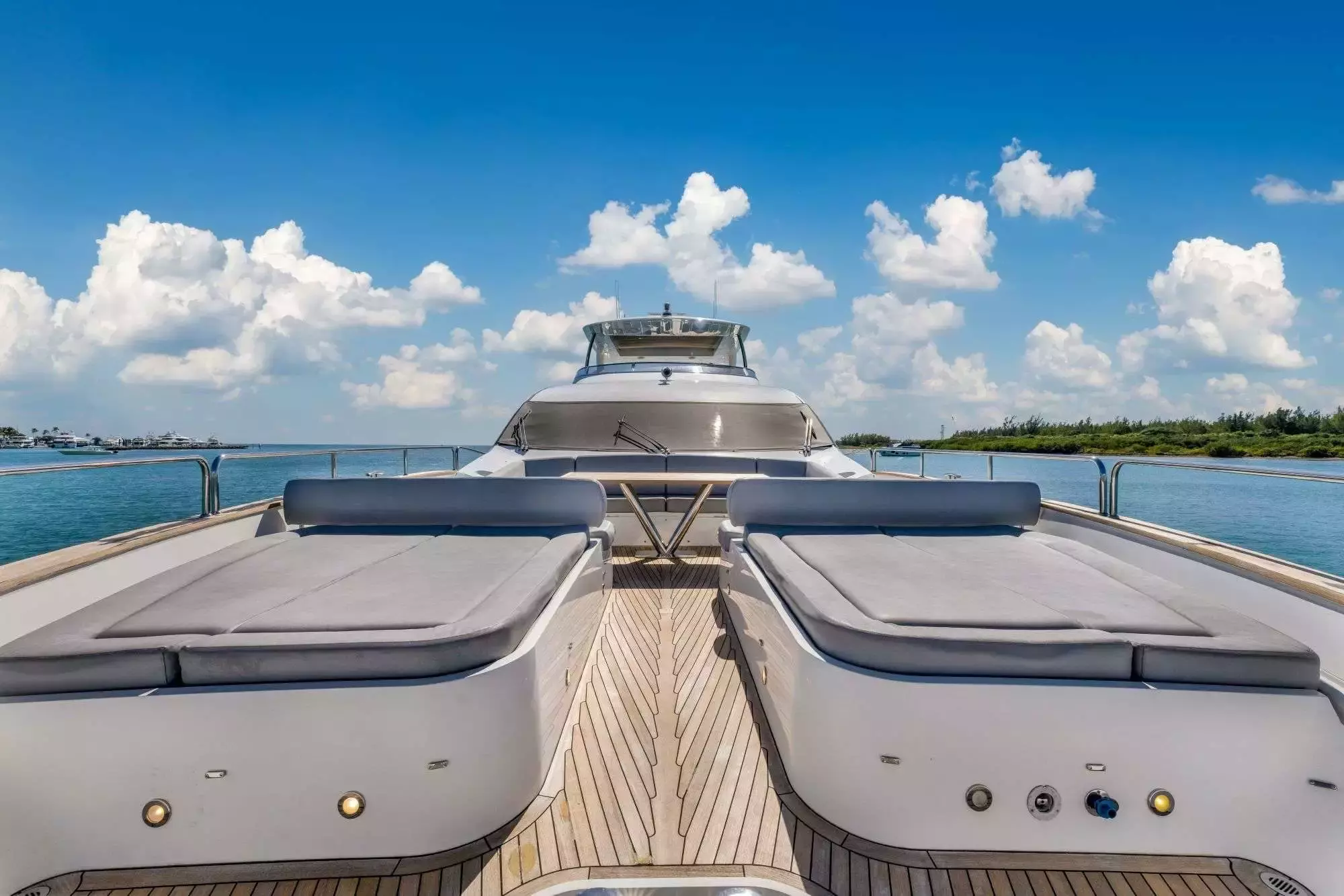 Rmm Job by Sunseeker - Special Offer for a private Motor Yacht Charter in Miami with a crew