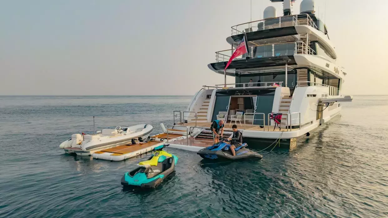 Boatcrowd