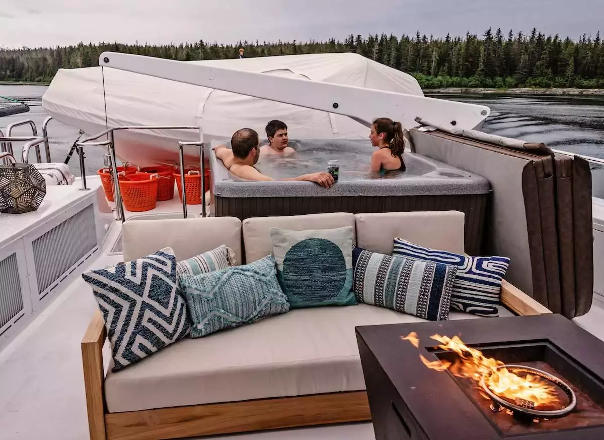 Boatcrowd