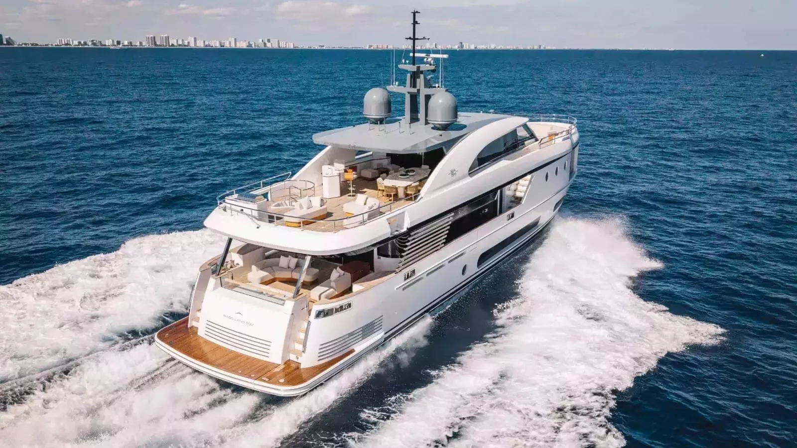 Proposition by Azimut - Special Offer for a private Superyacht Charter in Fort Lauderdale with a crew