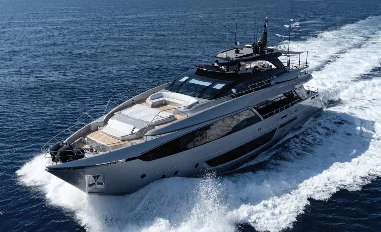 Bella Donna by Riva - Special Offer for a private Superyacht Charter in Capri with a crew