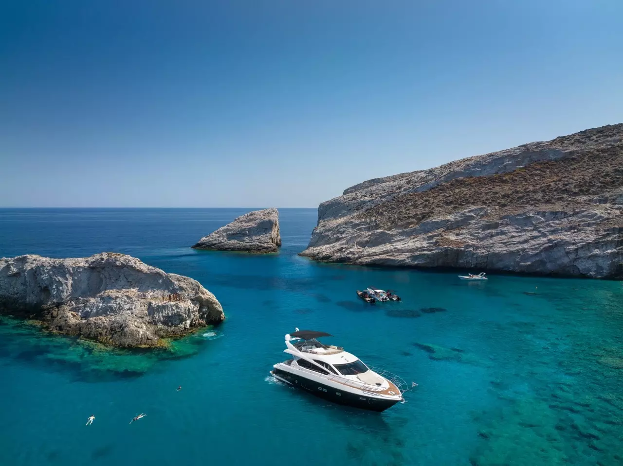 Polpo by Sunseeker - Special Offer for a private Motor Yacht Charter in Lefkada with a crew