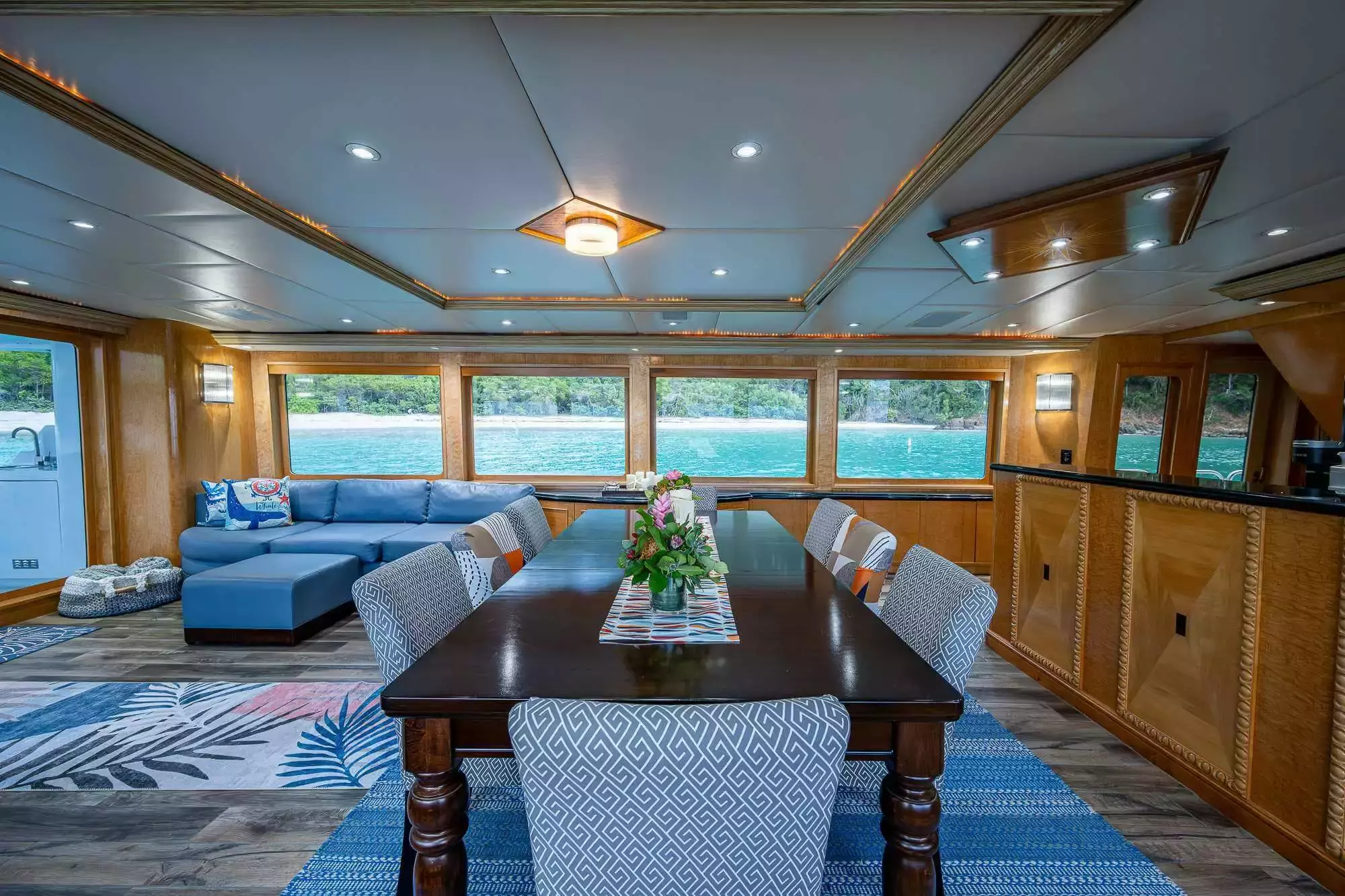 Boatcrowd
