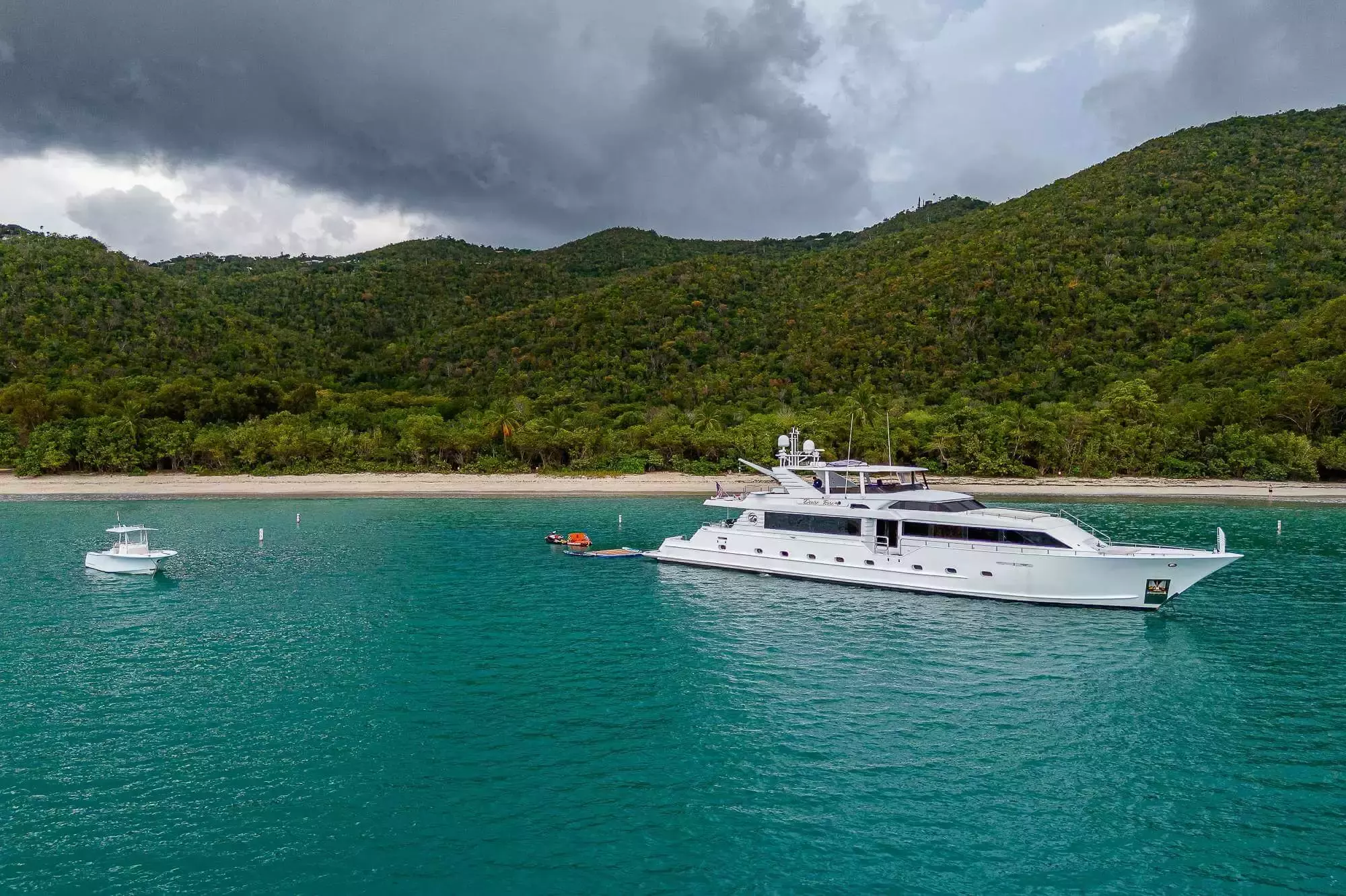 Boat Rental and Yacht Charter at the best yachting destinations around the world