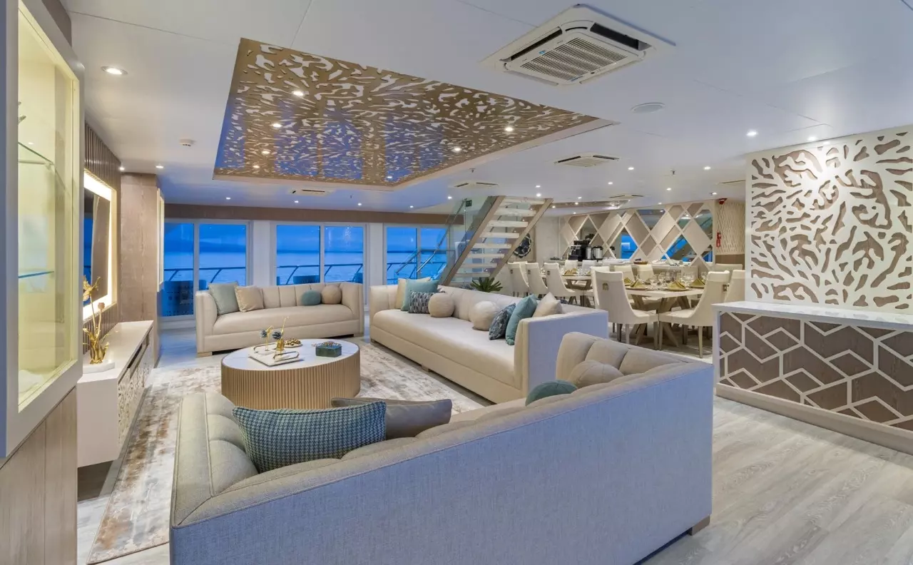 Boatcrowd