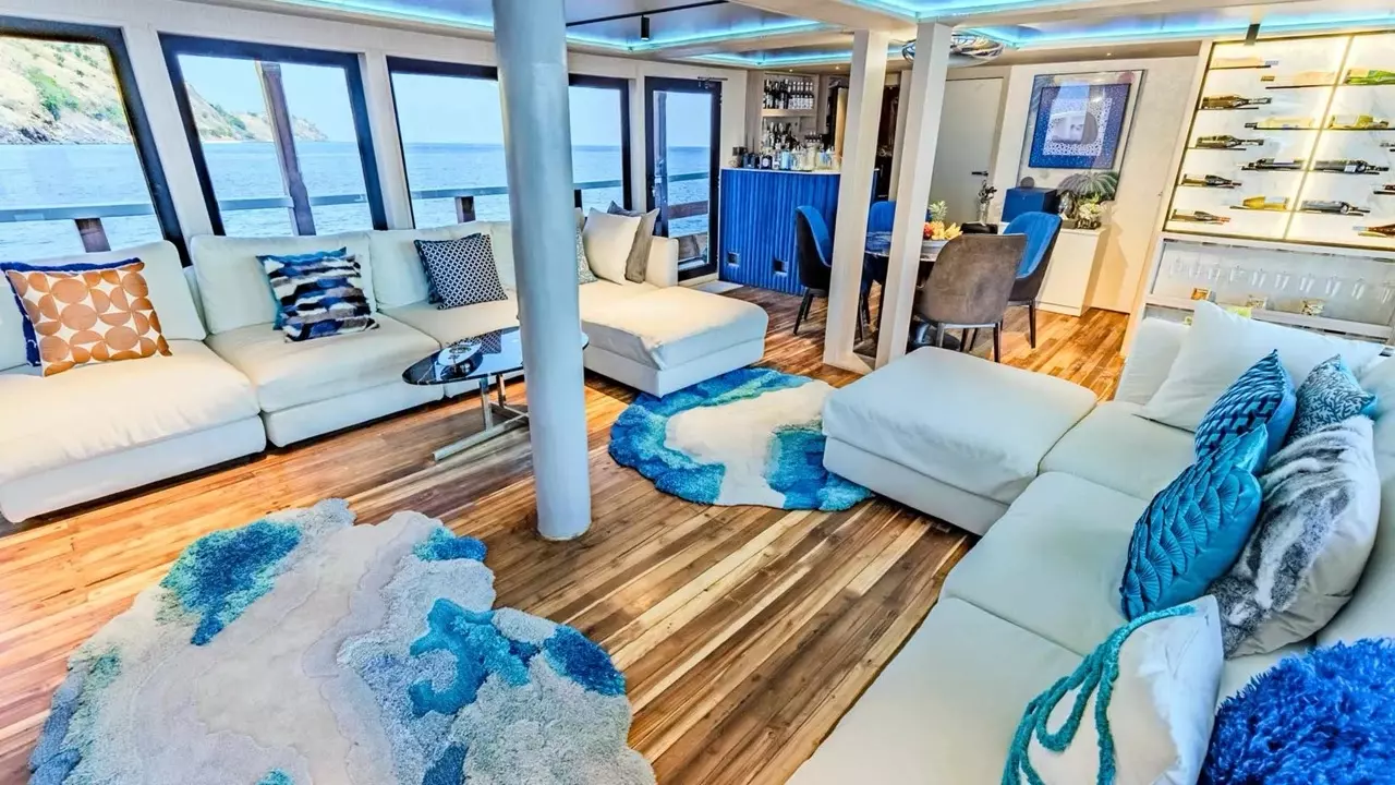 Boatcrowd