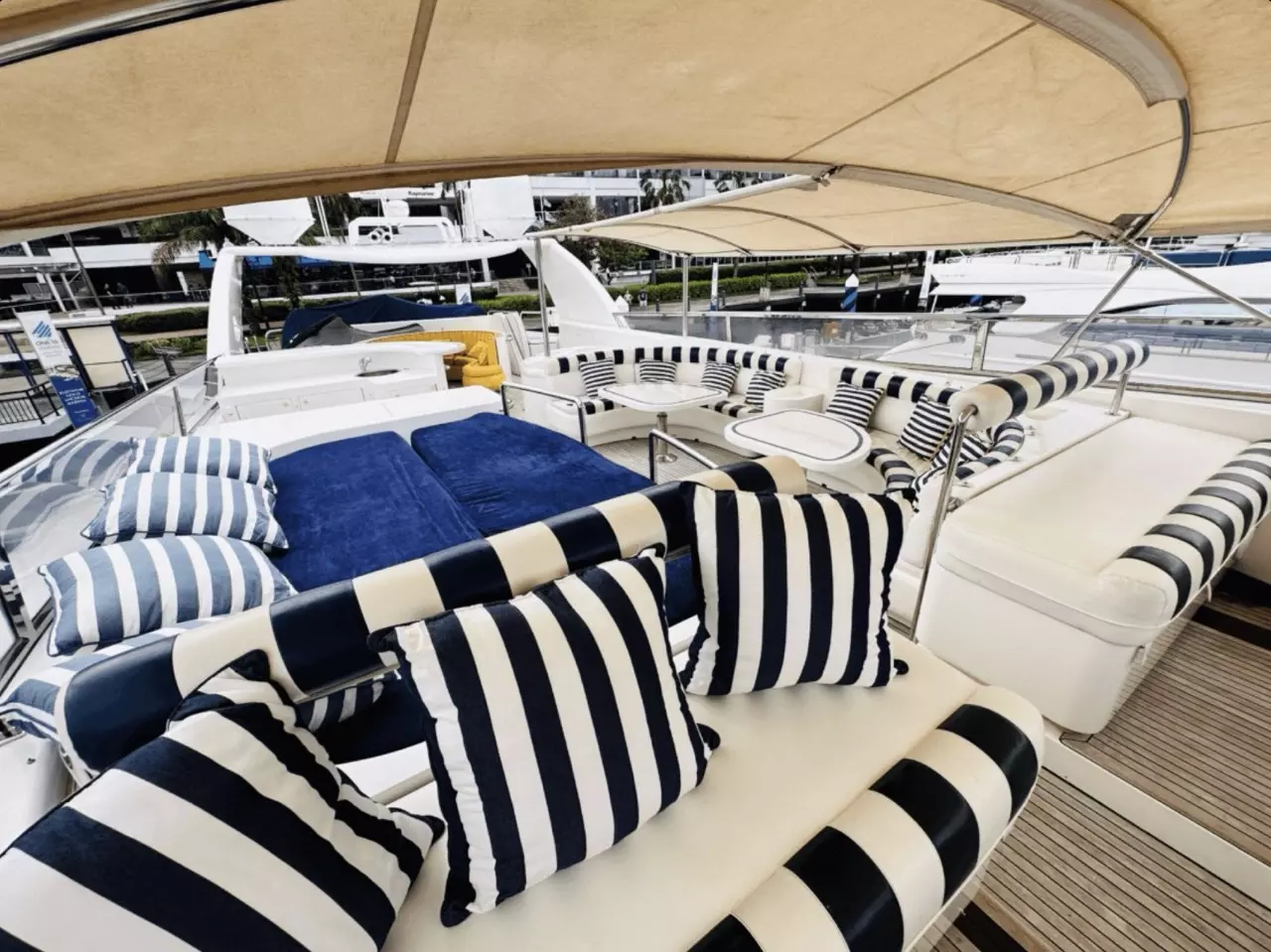 Boatcrowd