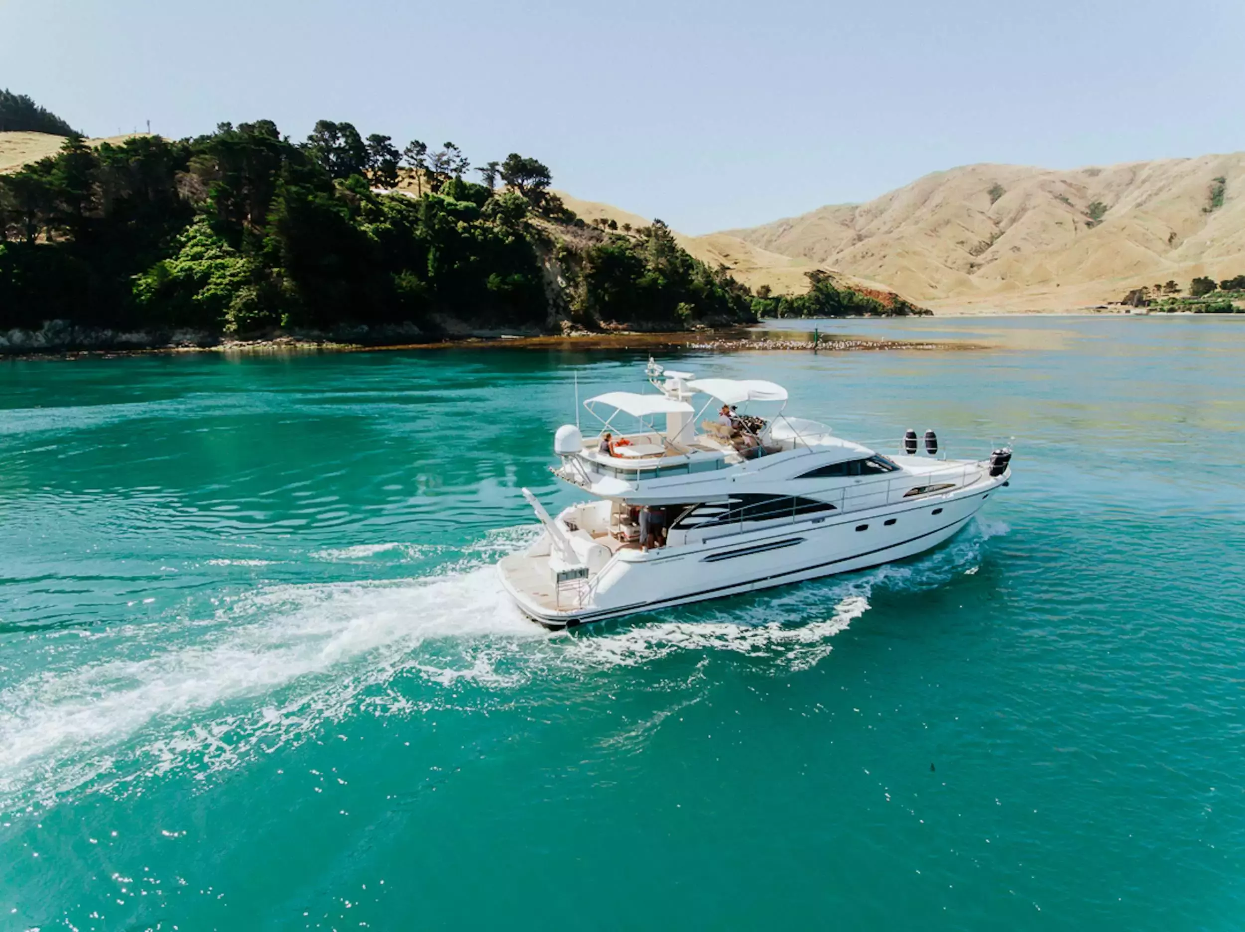 Indian Summer by Fairline – Private Motor Yacht Charter in Wellington – Special Offer at Boatcrowd