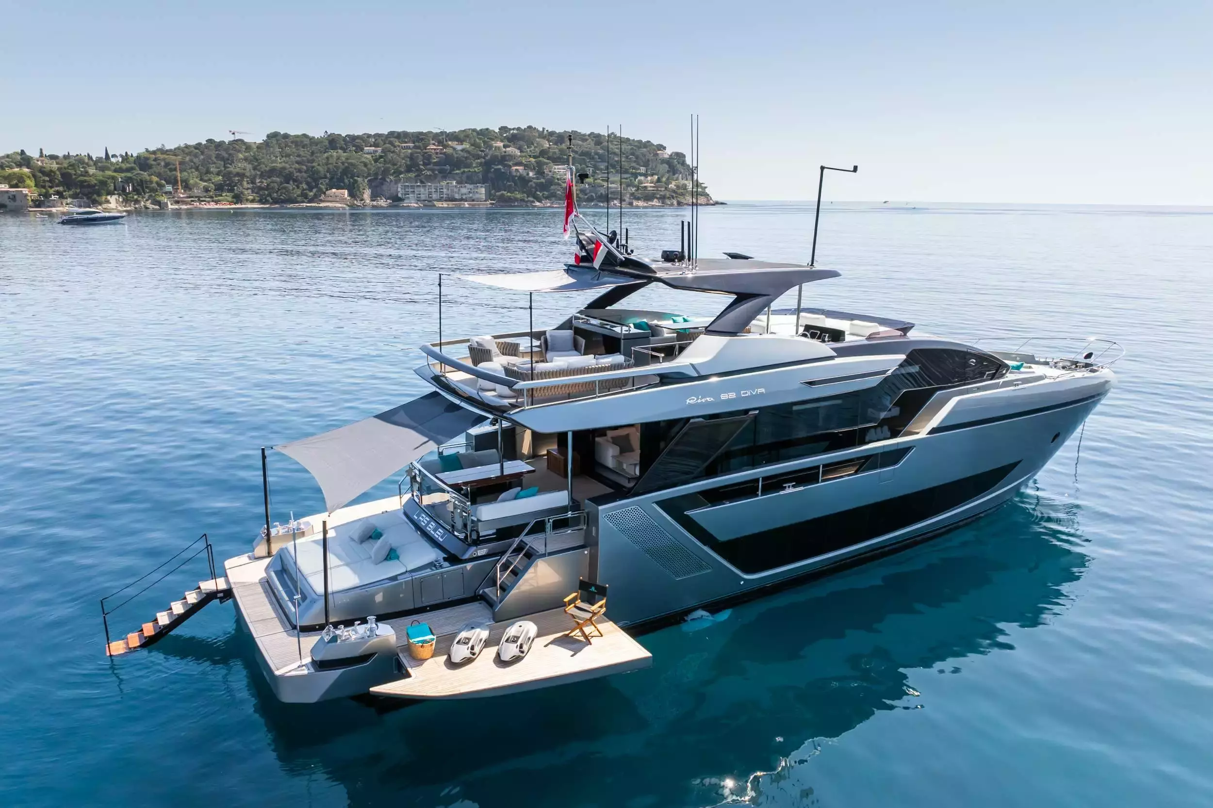 L'as Bleu by Riva – Private Motor Yacht Charter in France
