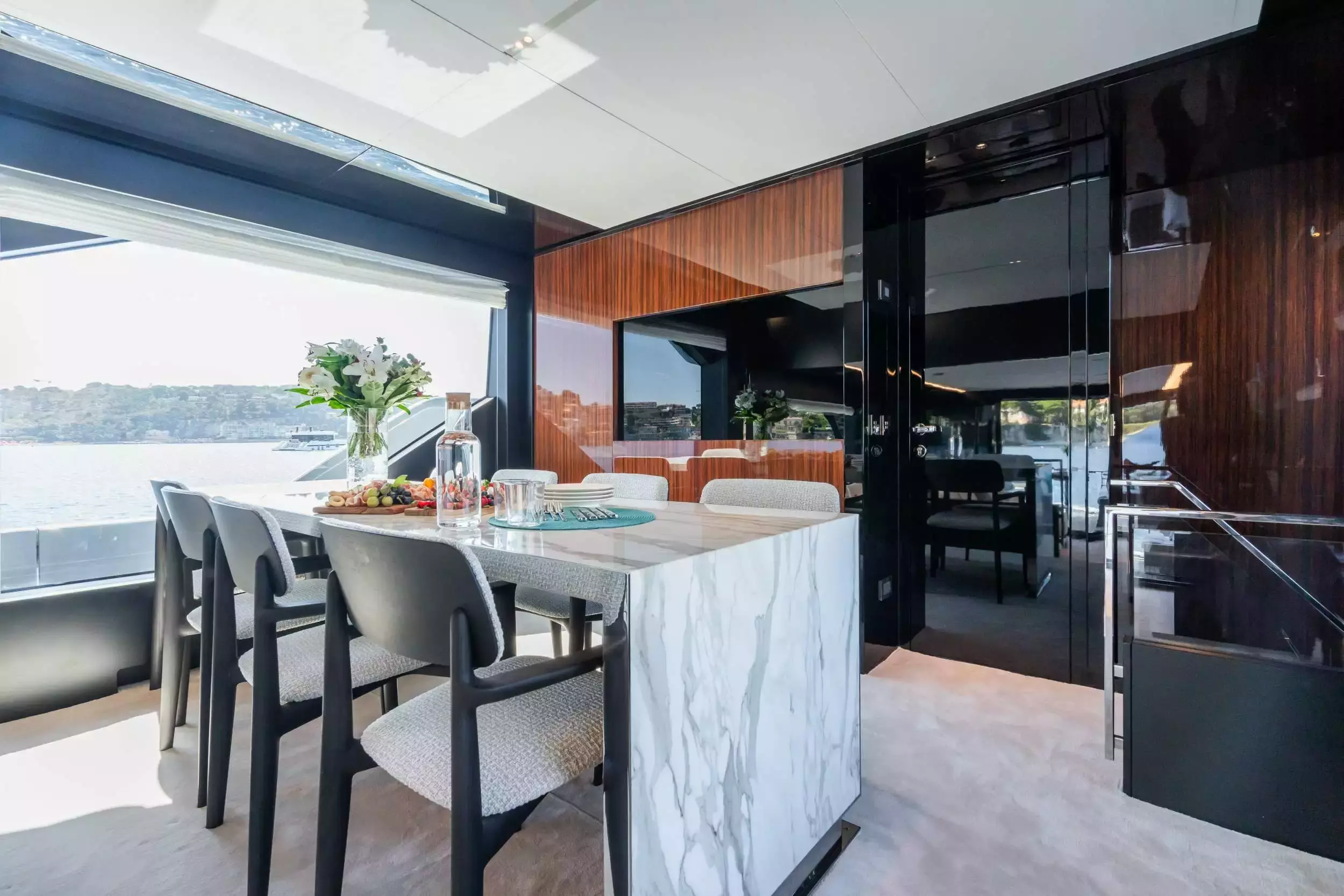 L'as Bleu by Riva – Private Motor Yacht Charter in France