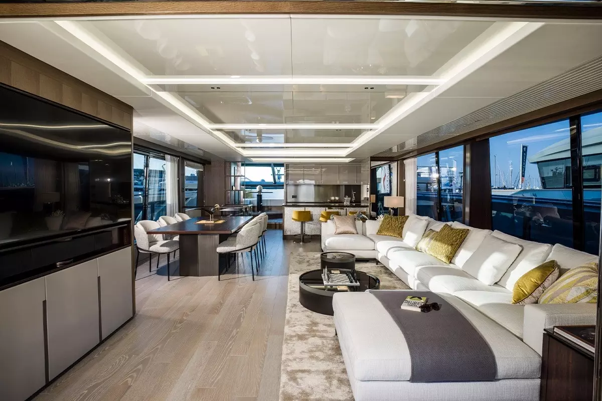 1Lorena by Sunseeker – Private Motor Yacht Charter in Abacos – Special Offer at Boatcrowd