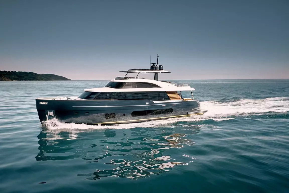 Blue Eyes by Azimut – Special Offer on Private Motor Yacht Charter