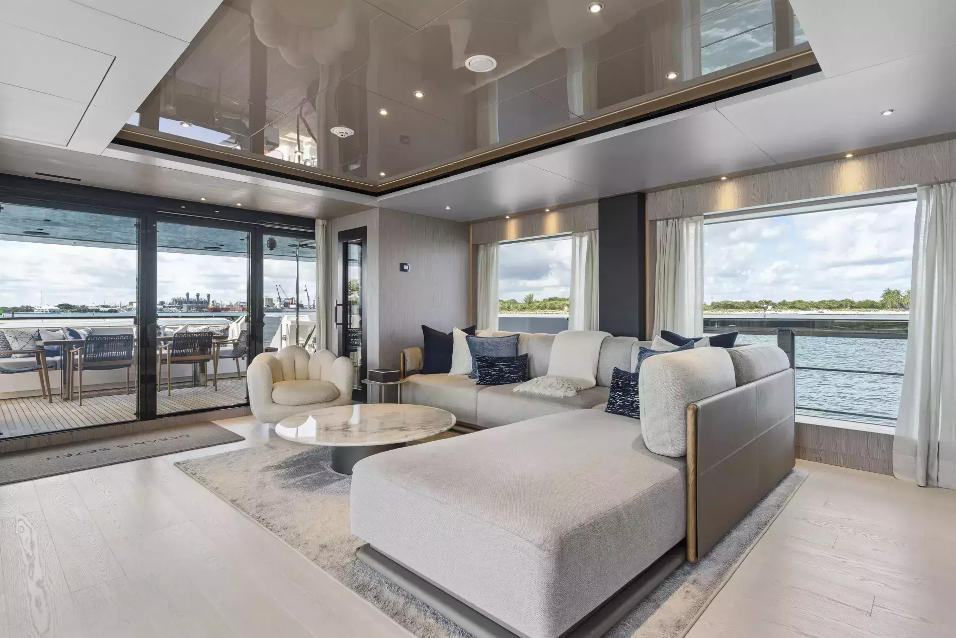 Evexias I by Custom Line – Private Superyacht Charter in Nassau