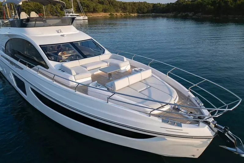 Felicita I by Azimut – Private Motor Yacht Charter in Tribunj