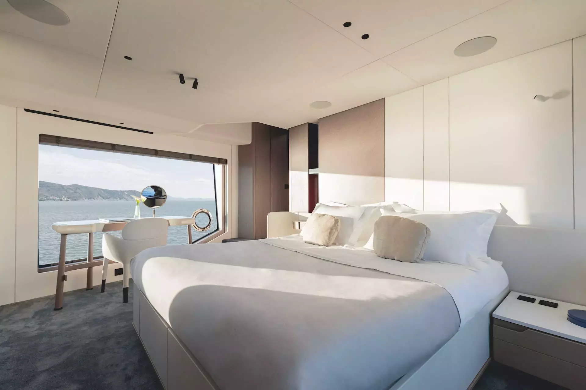 First Horizon by Azimut – Private Motor Yacht Charter in Tribunj