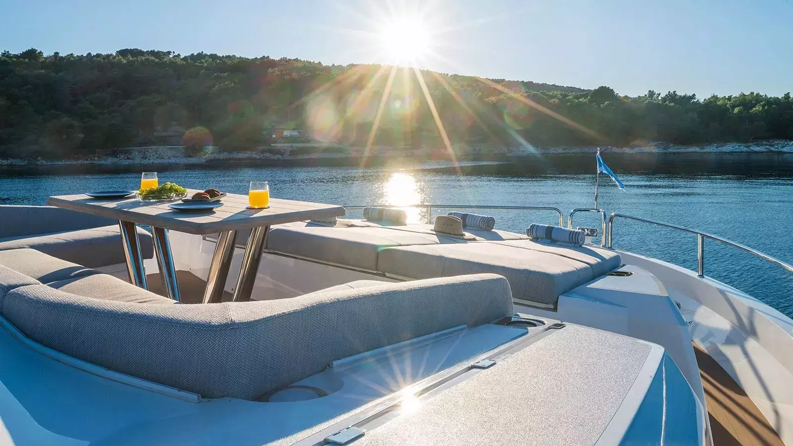 Mowana by Sunseeker – Private Motor Yacht Charter in Tribunj