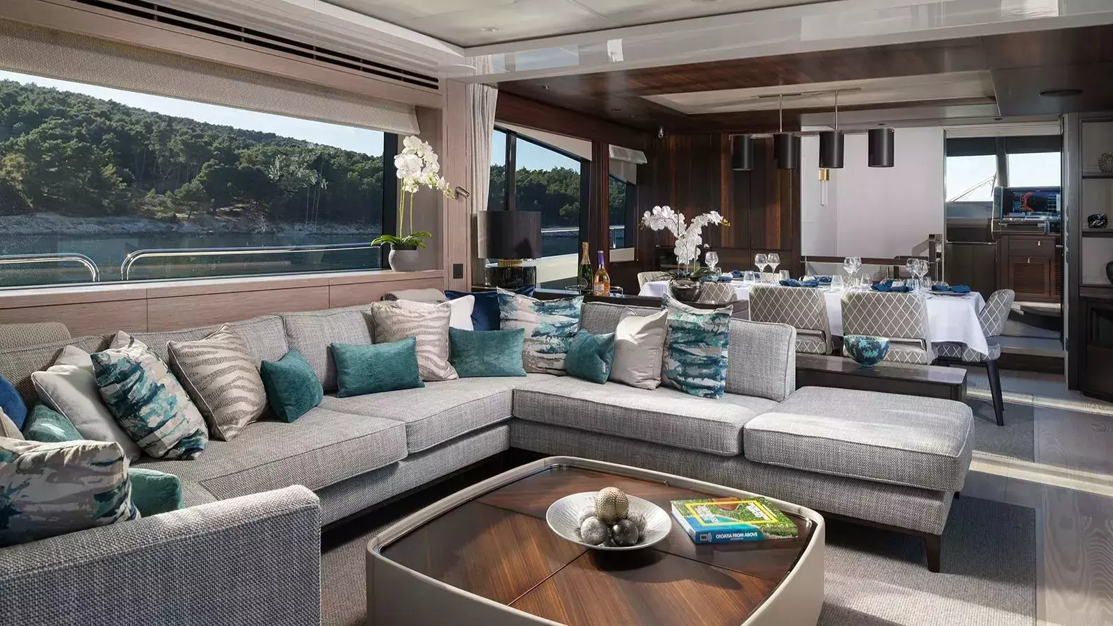 Mowana by Sunseeker – Private Motor Yacht Charter in Tribunj