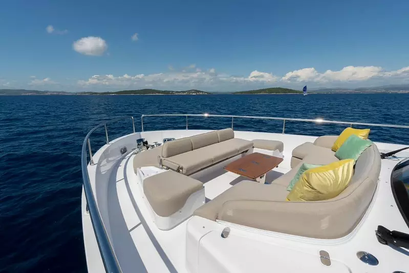 Olivia Magellano by Azimut – Private Motor Yacht Charter in Tribunj