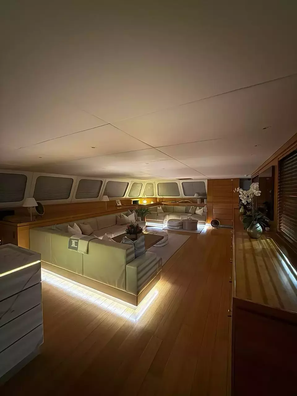 Che by Sunreef Yachts – Private Sailing Catamaran Charter in Suva