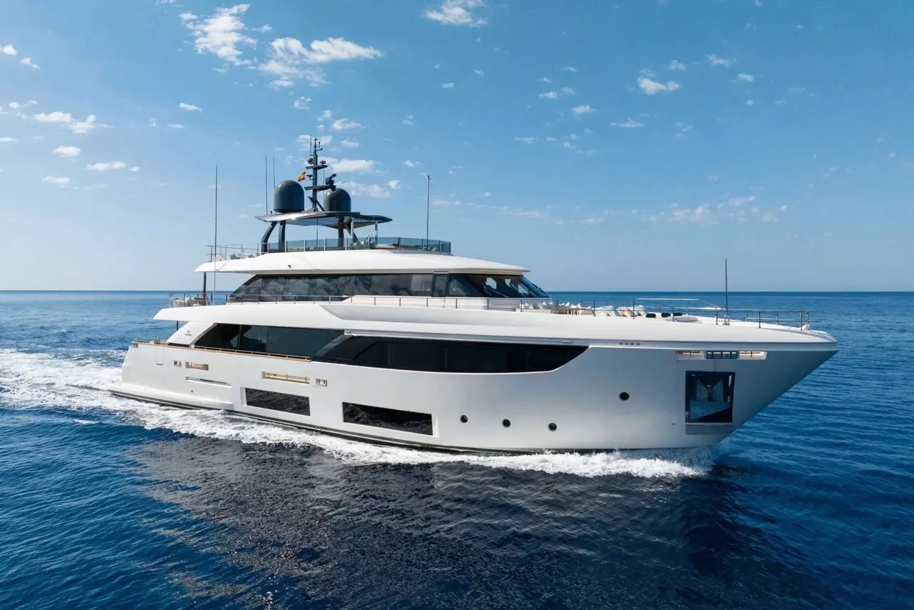 Alberry by Custom Line – Private Superyacht Charter in Antibes