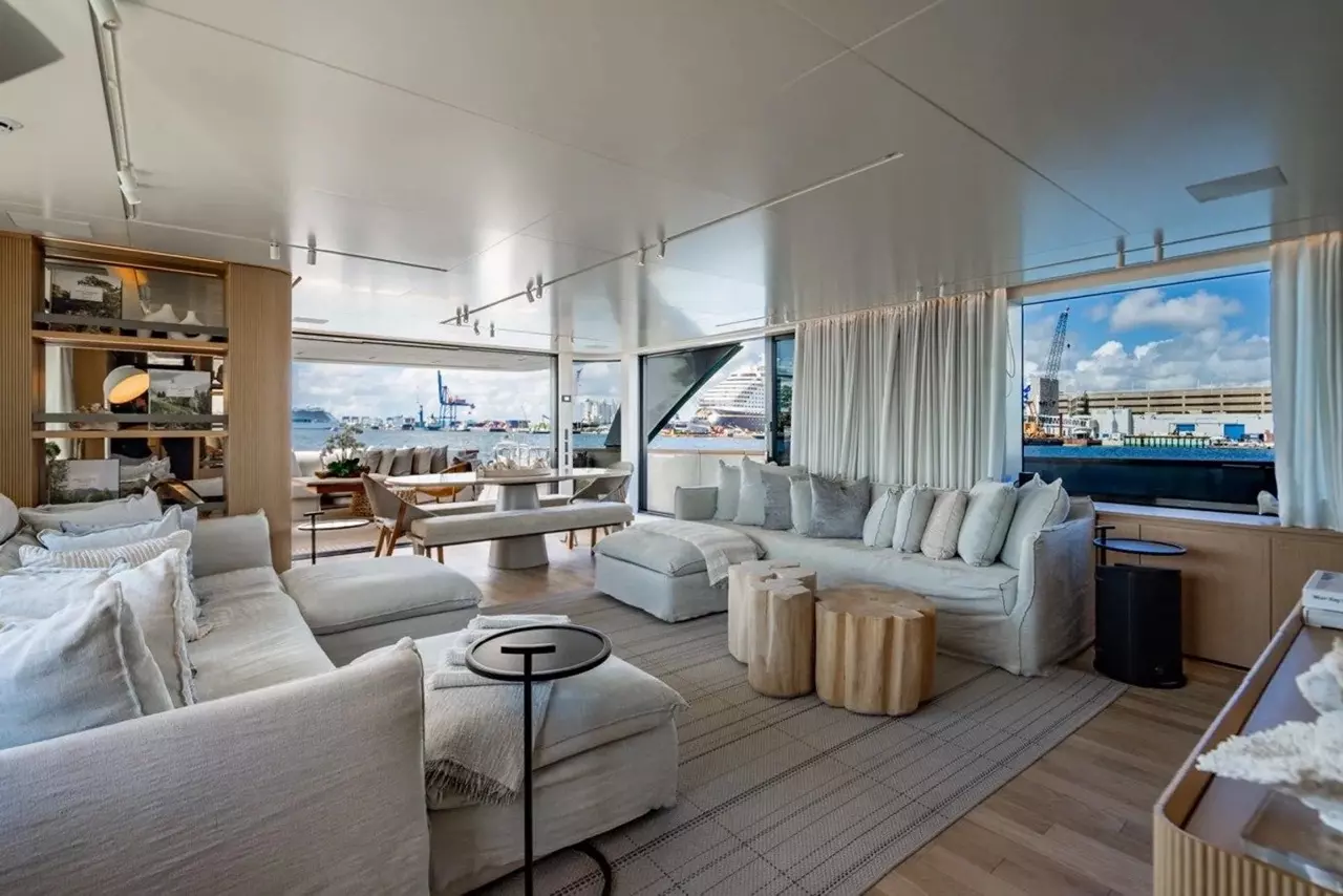 Laila by Sanlorenzo – Private Superyacht Charter in Turks and Caicos