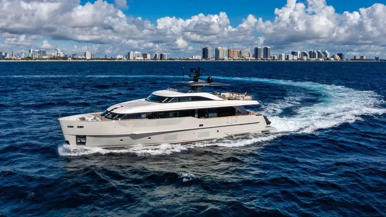 Laila by Sanlorenzo – Private Superyacht Charter in Turks and Caicos