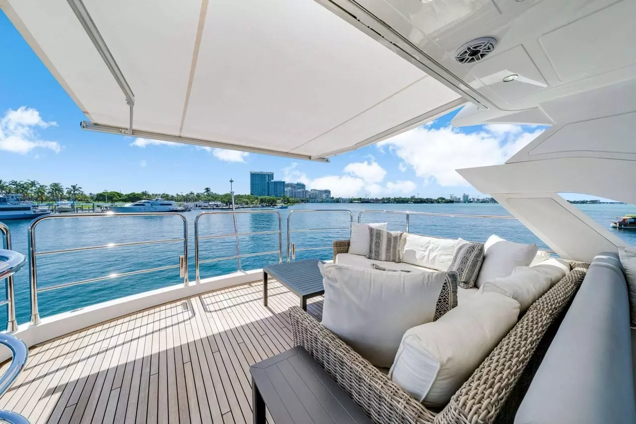 Seawalker by Sunseeker – Private Motor Yacht Charter in Nassau