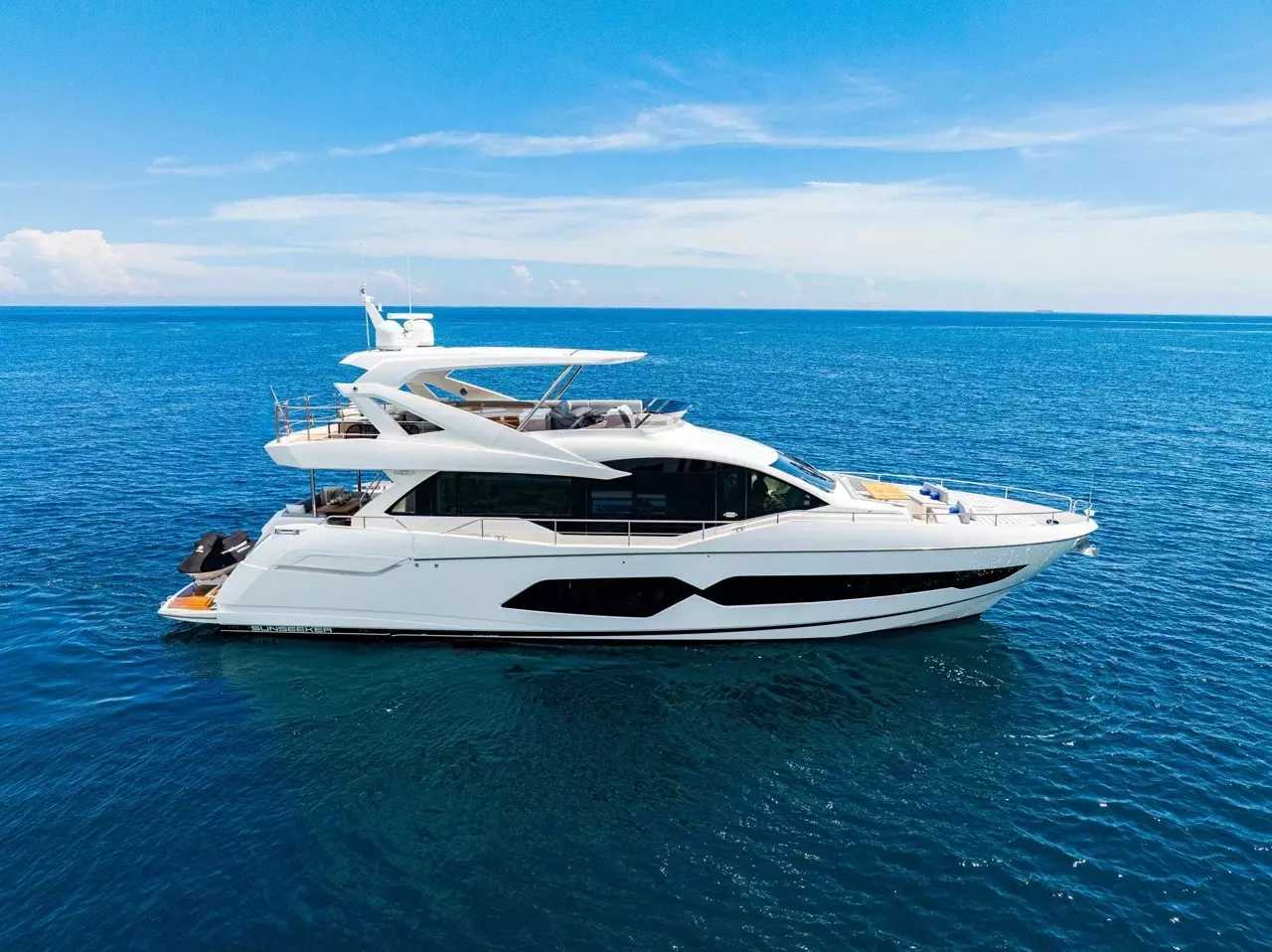 Seawalker by Sunseeker – Private Motor Yacht Charter in Nassau