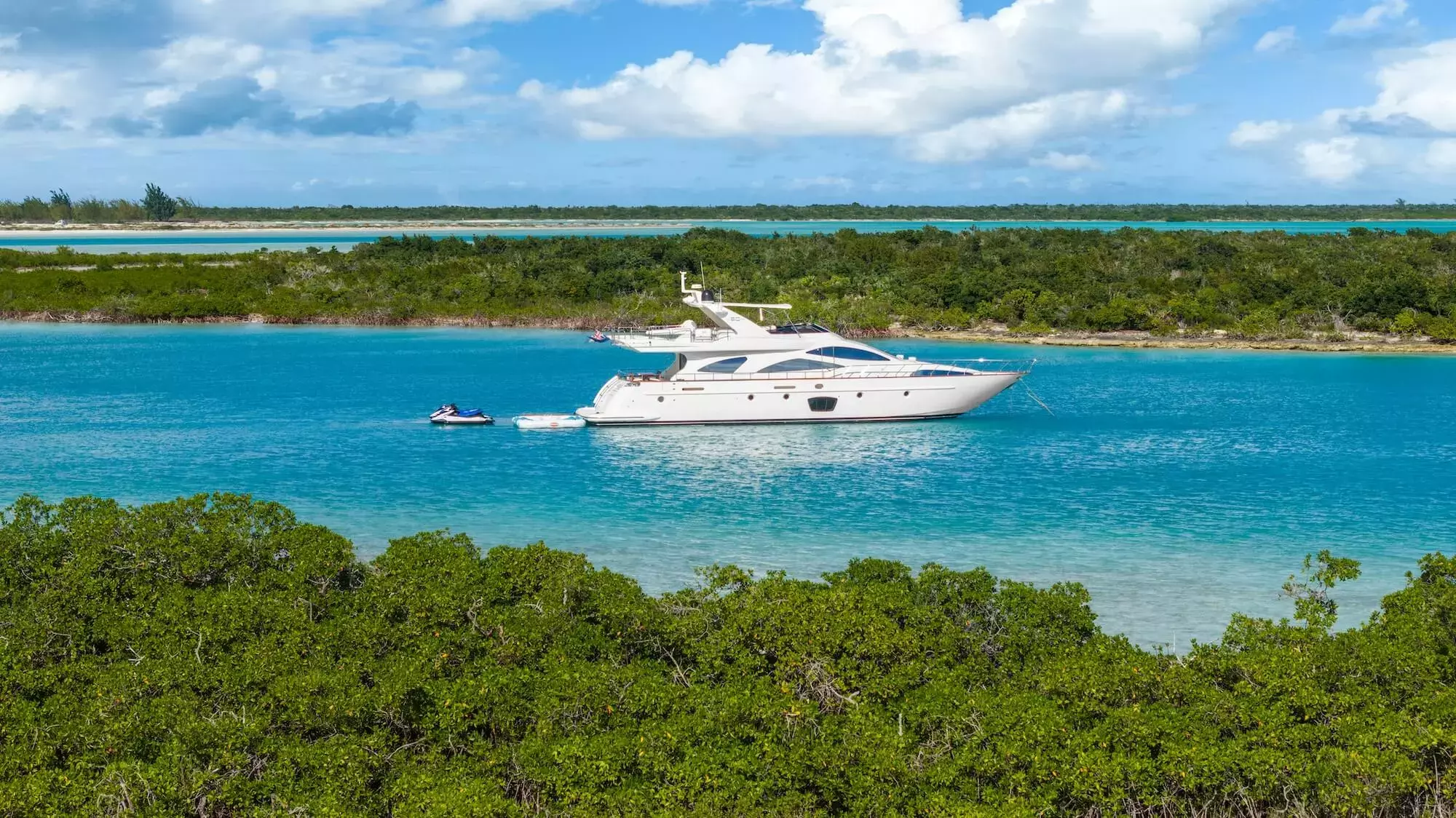 Azimut by Azimut – Private Motor Yacht Charter in Turks and Caicos