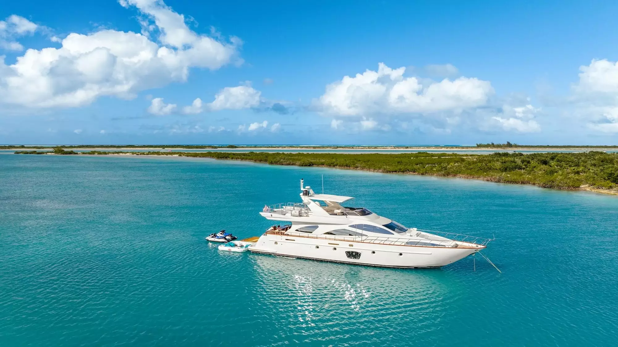 Azimut by Azimut – Private Motor Yacht Charter in Turks and Caicos