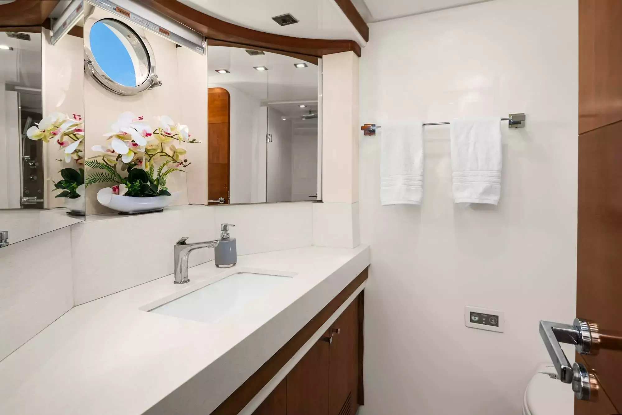 Azimut image 15