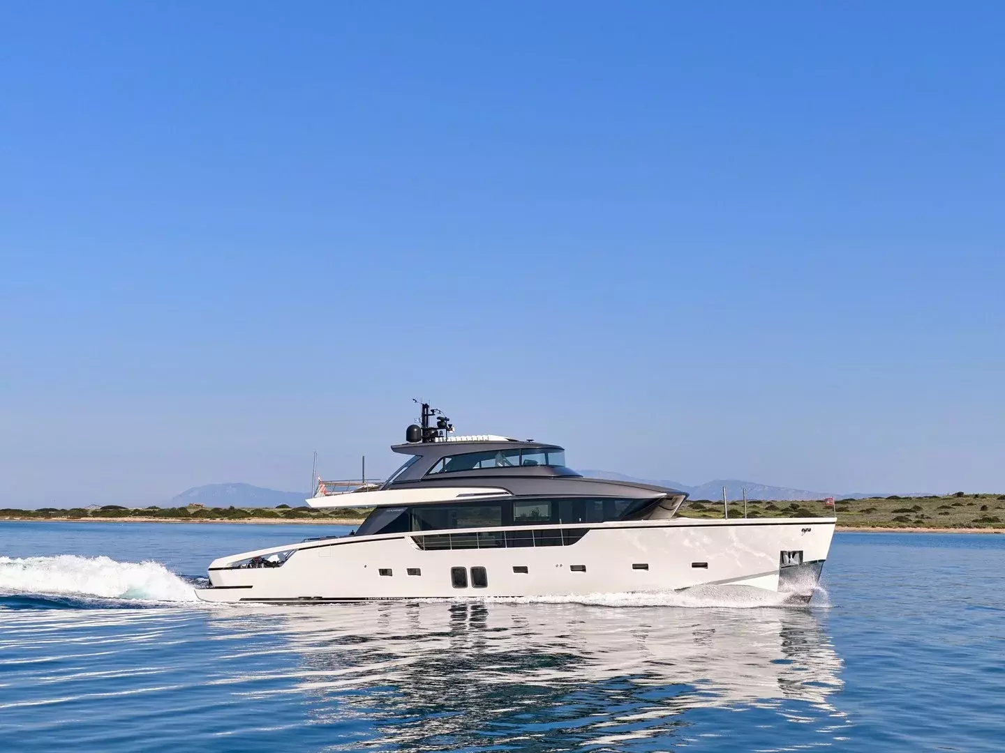 Dellagrazia by Sanlorenzo – Private Motor Yacht Charter in Mykonos