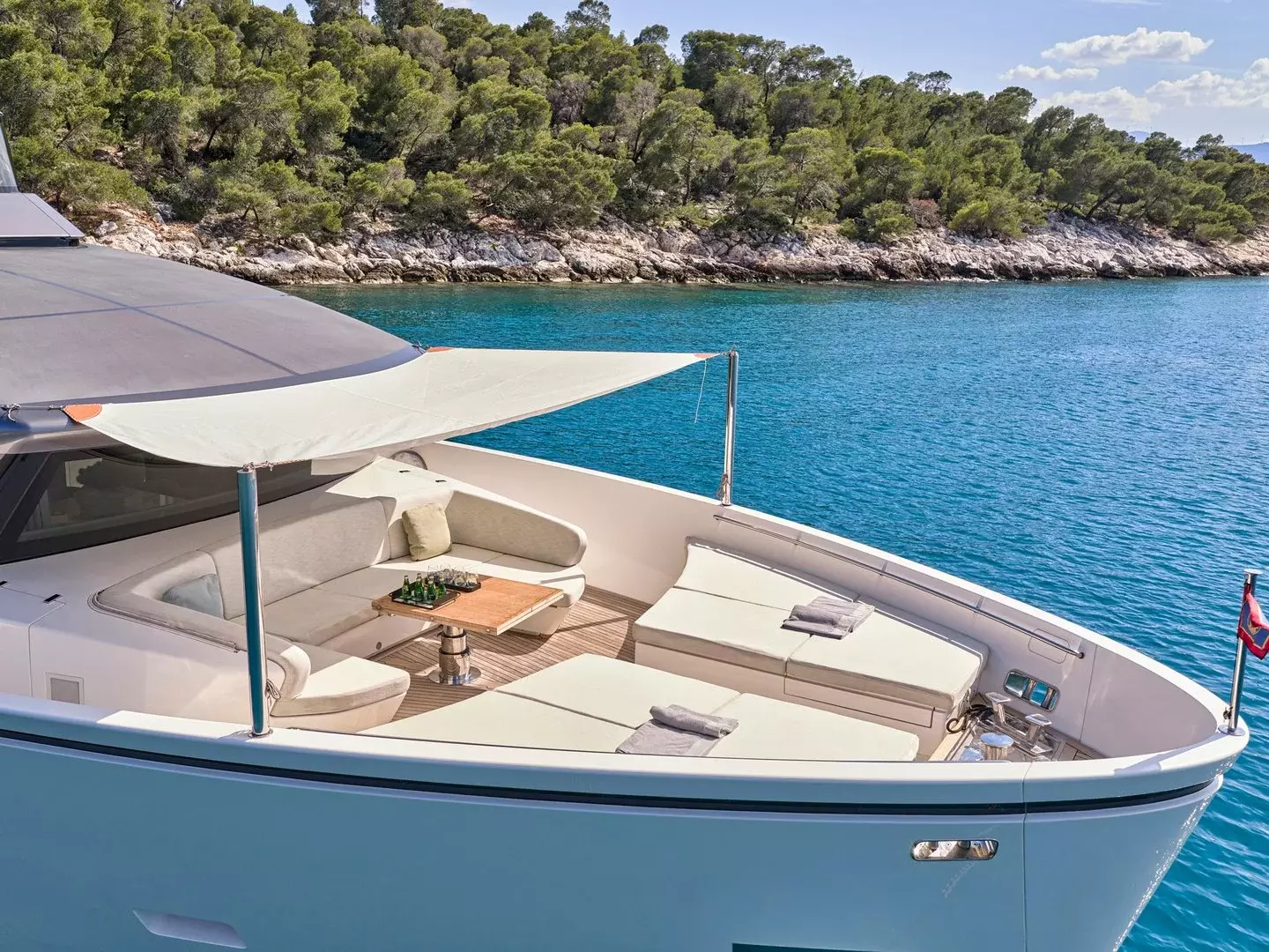 Dellagrazia by Sanlorenzo – Private Motor Yacht Charter in Mykonos