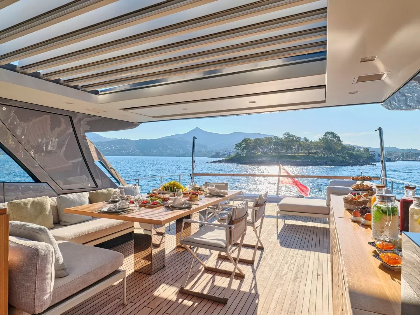 Dellagrazia by Sanlorenzo – Private Motor Yacht Charter in Mykonos